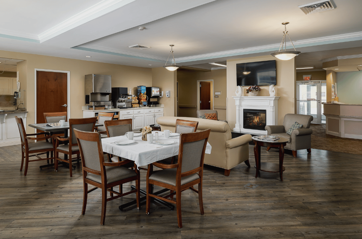 Senior-Living-Dining